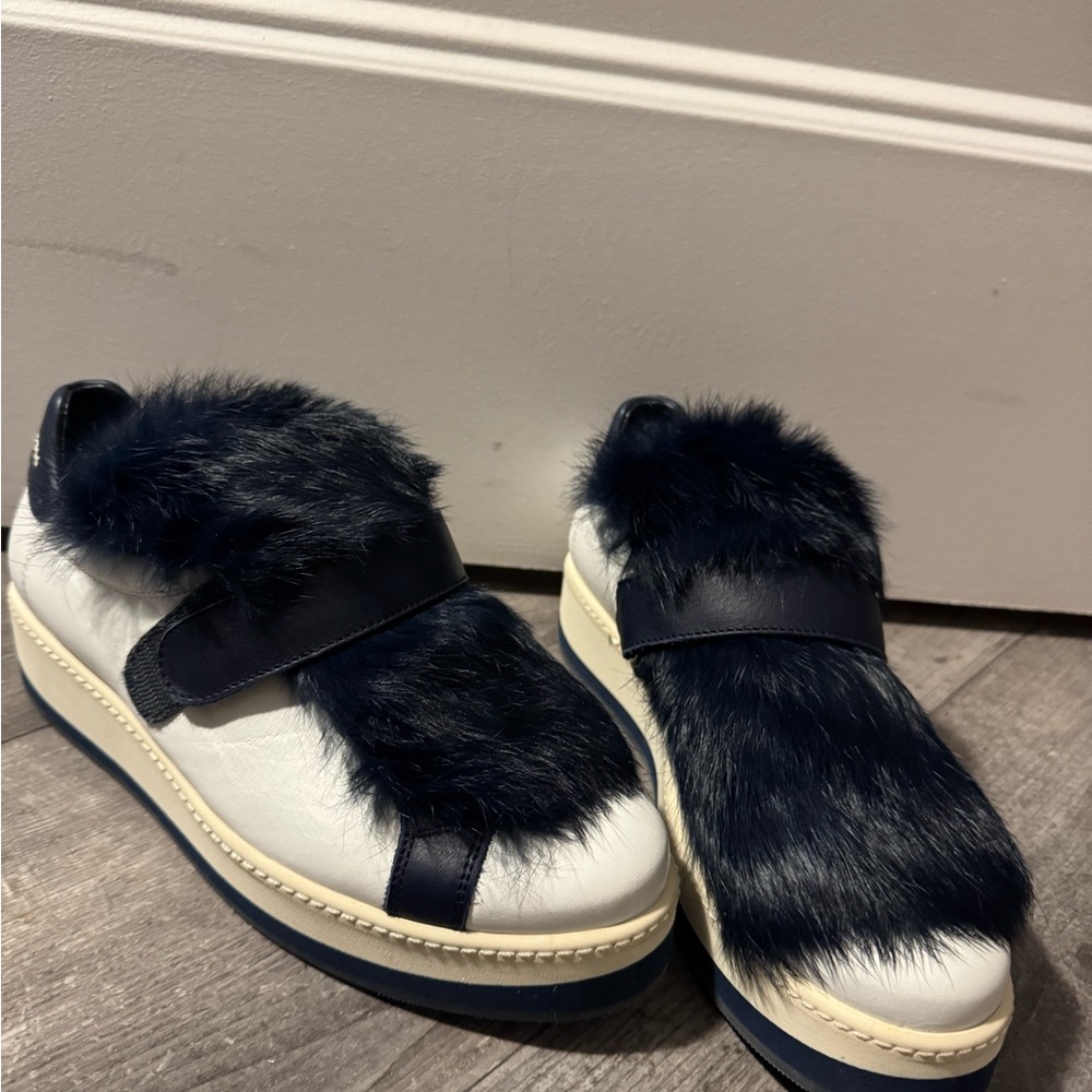 Chic Women's White and blue Black Fur Sneaker leather NEW